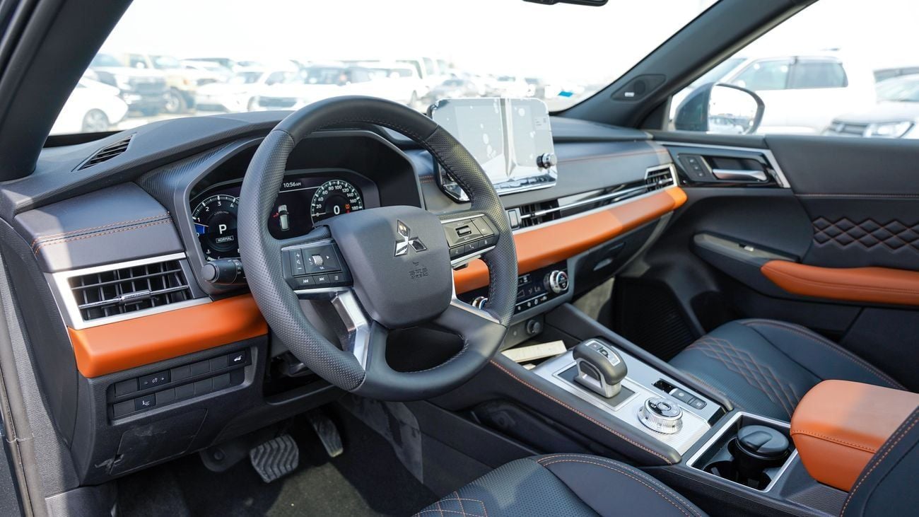 ميتسوبيشي آوتلاندر جديد كلياً 2025 Mitsubishi Outlander P-Line 2.5L 7-ركاب SUV مواصفات الخليج
