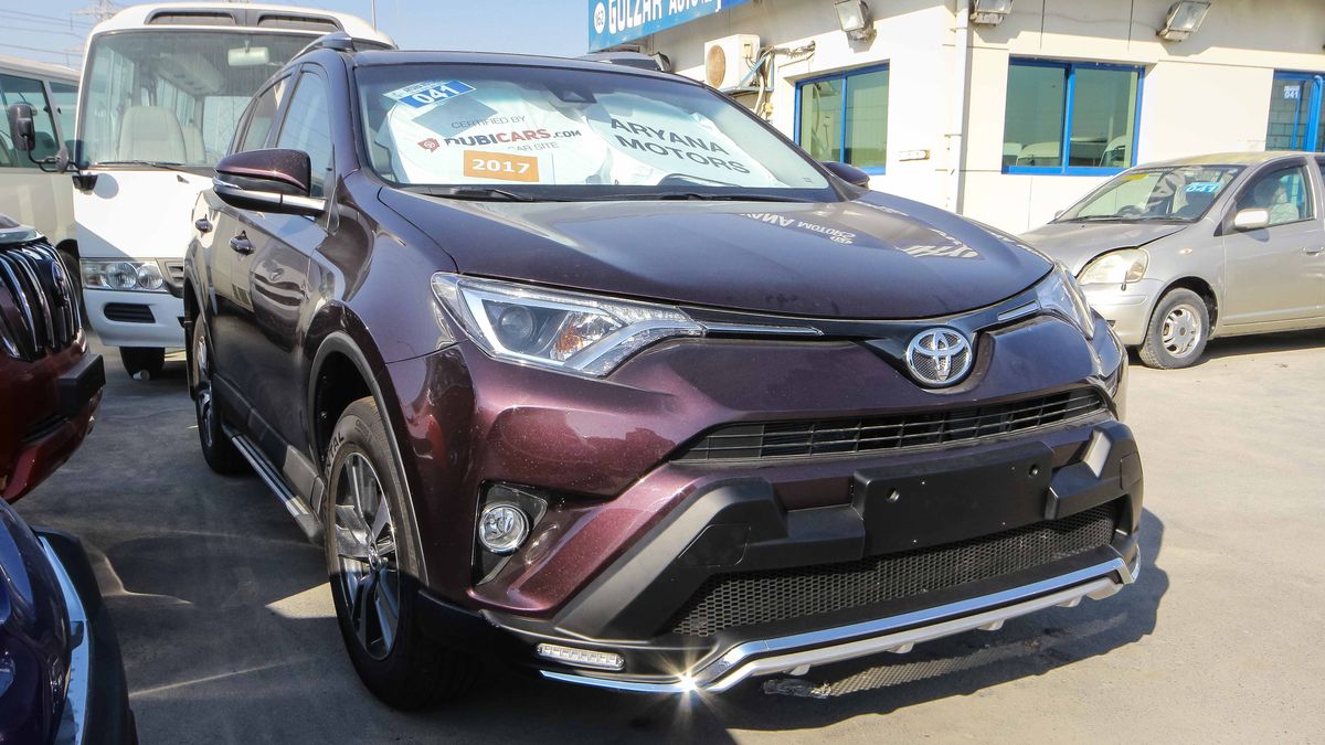 Toyota RAV 4 for sale AED 80,000. Purple, 2017