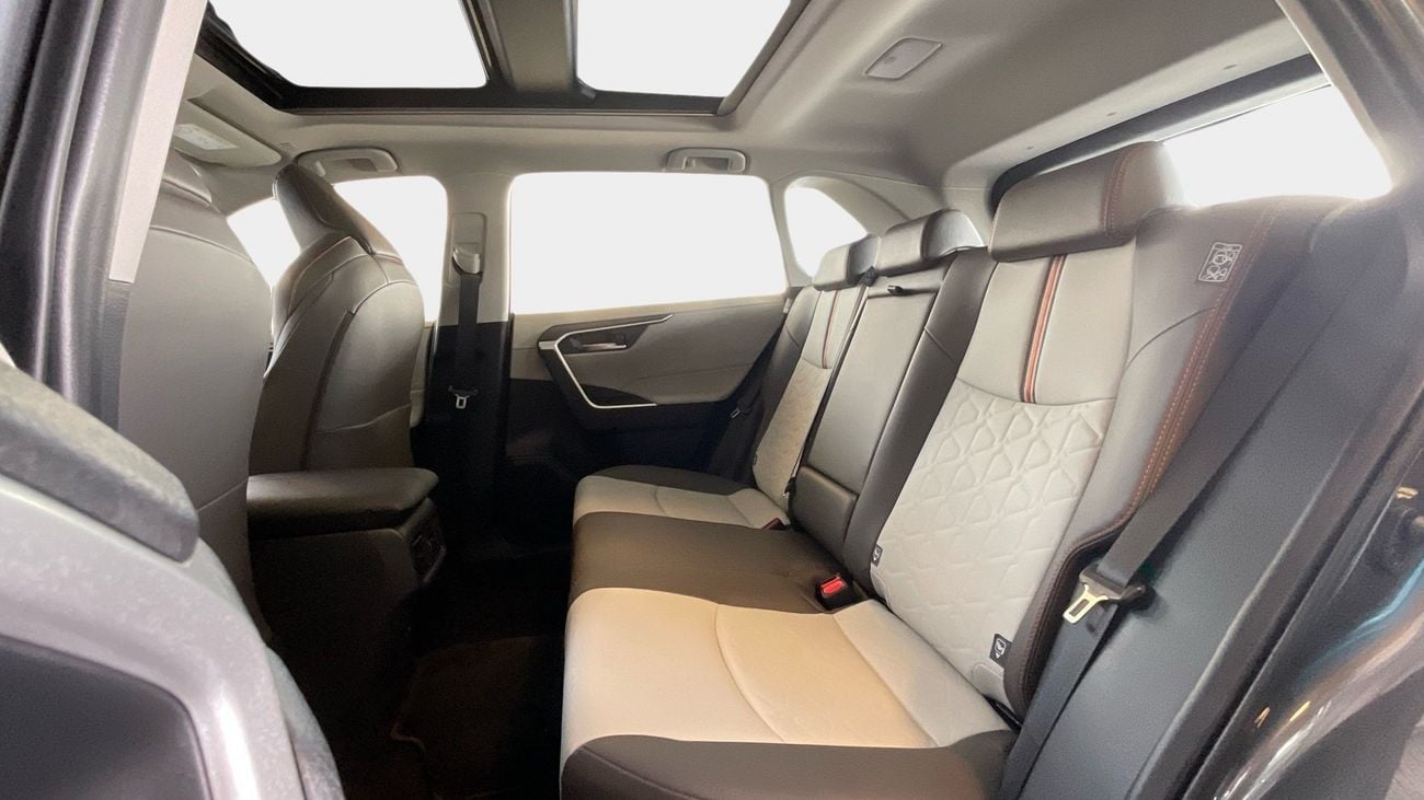 تويوتا راف ٤ 2.5 ADVENTURE 4WD AUTO | شامل الضمان | 0 ﺪﻔﻋﺓ ﺃﻮﻟﻯ
