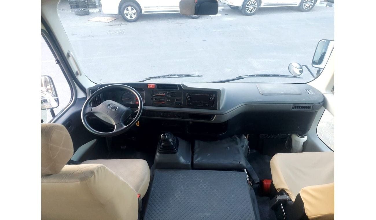تويوتا كوستر DIESEL 4.2L 23 SEATER MANUAL TRANSMISSION