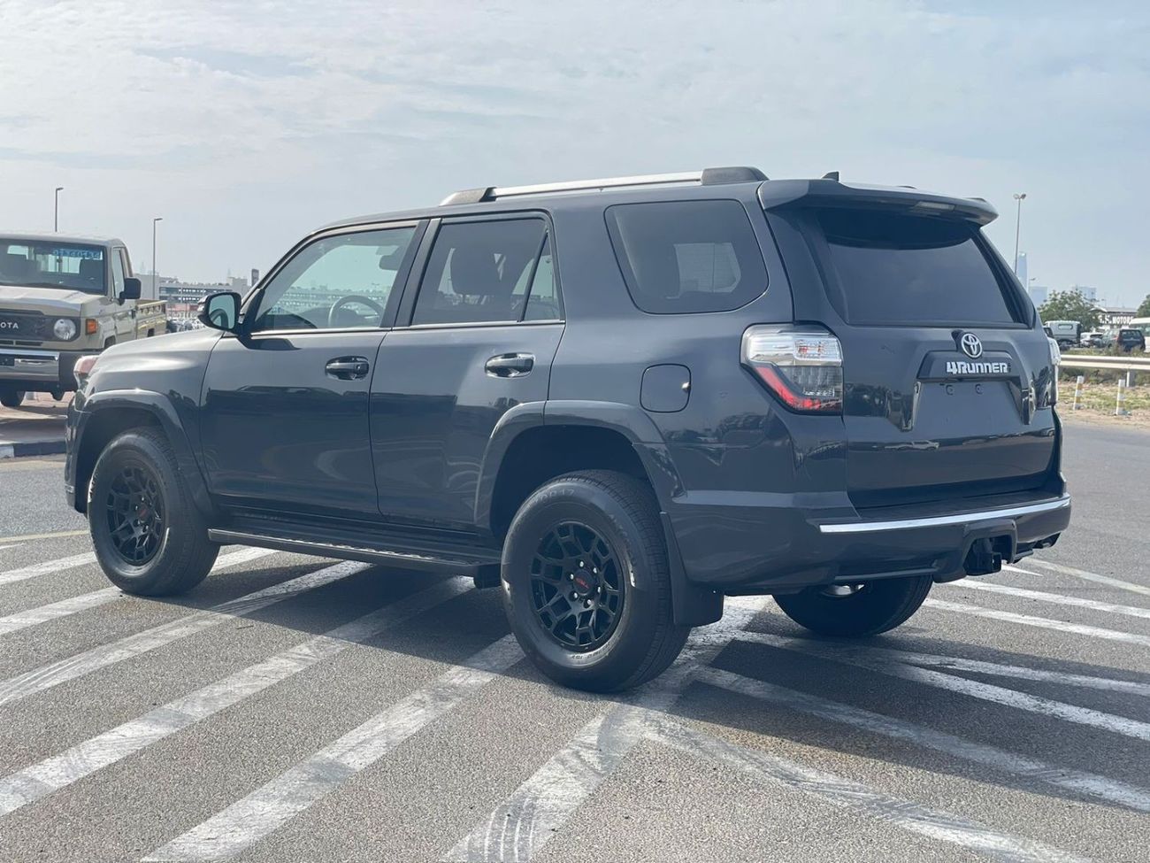 تويوتا Runner4 *Offer*2022 Toyota 4Runner SR5 Premium - 4x4 AWD - 4.0L V6 - New Color - -UAE PAS