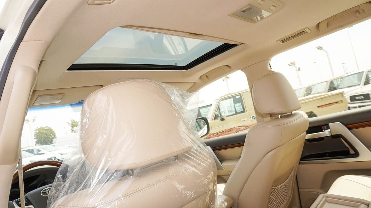 Toyota Land Cruiser TOYOTA LAND CRUISER VXR V8 5.7L  WHITE EDITION