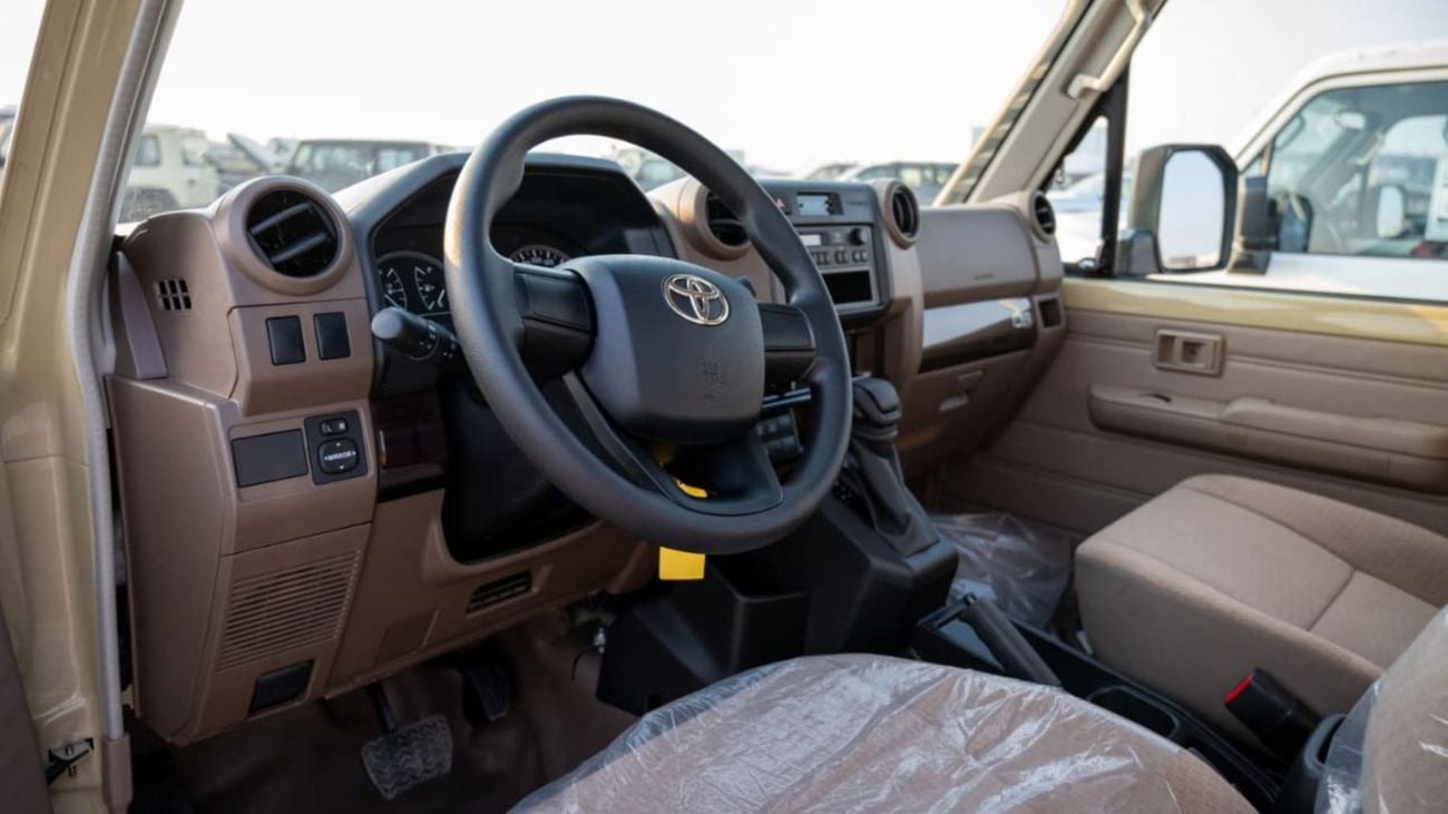 تويوتا لاند كروزر بيك آب 4.0L Single Cabin | Automatic | Petrol | Four Wheel Drive | 2 Doors | V6