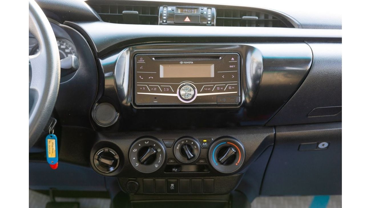 Toyota Hilux GL 2018 / 2.7L 4x4 A/T Petrol Engine | GCC Specs | Low Mileage | Best Price in the Market
