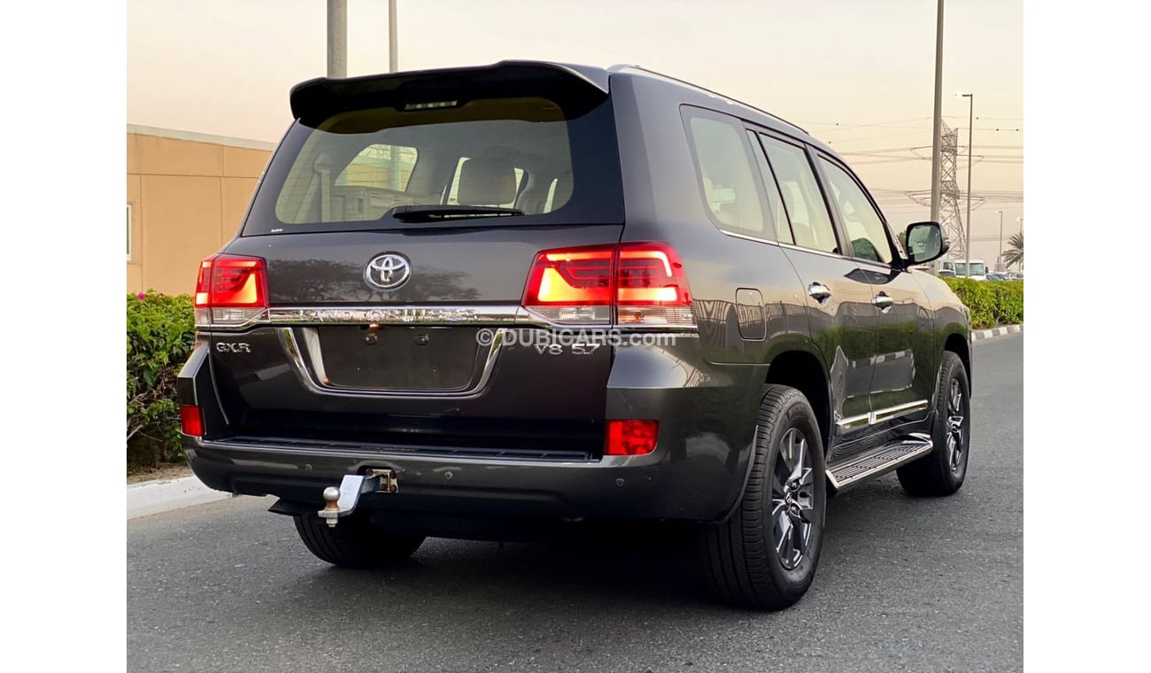 Toyota Land Cruiser GXR V8 5.7