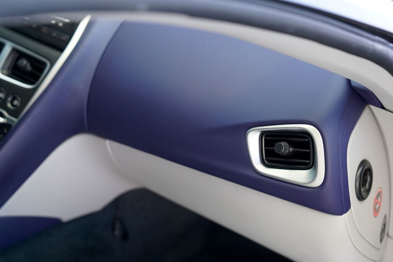 أستون مارتن DB11 Std 5.2L