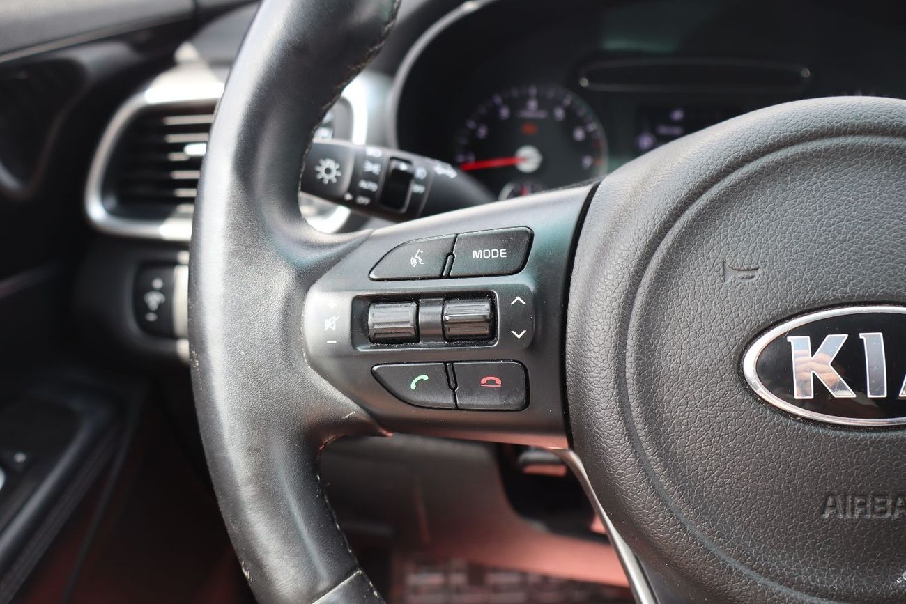 Kia Sorento Base 3.3L FWD CANADIAN SPECS V6