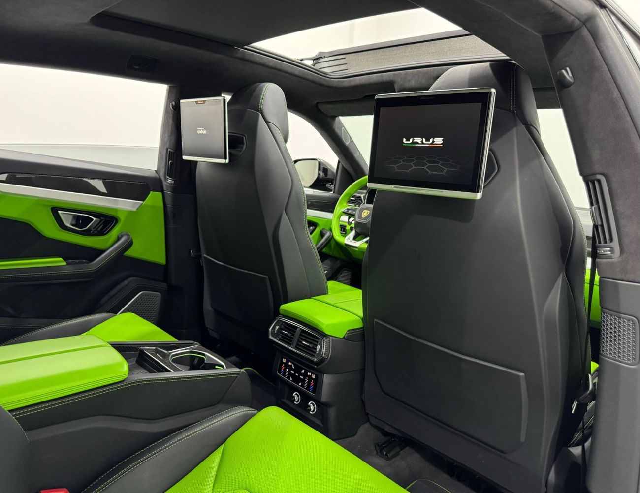 Lamborghini Urus 2021 Lamborghini Urus, 2025 Lamborghini Warranty + Service Pack, Fully Loaded, Low Kms, GCC