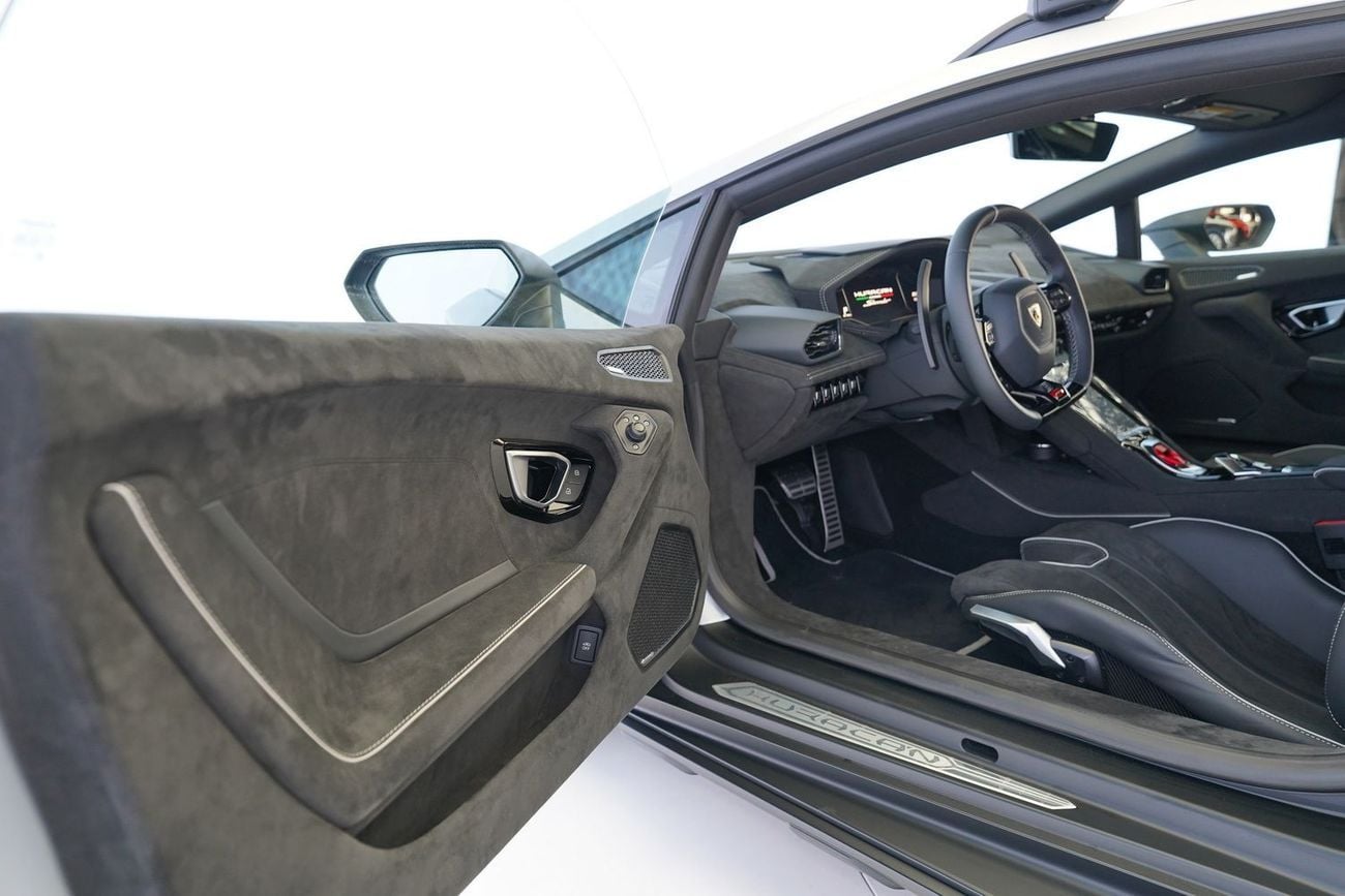 لامبورغيني هوراكان TECNICA STERRATO 5.2L V10