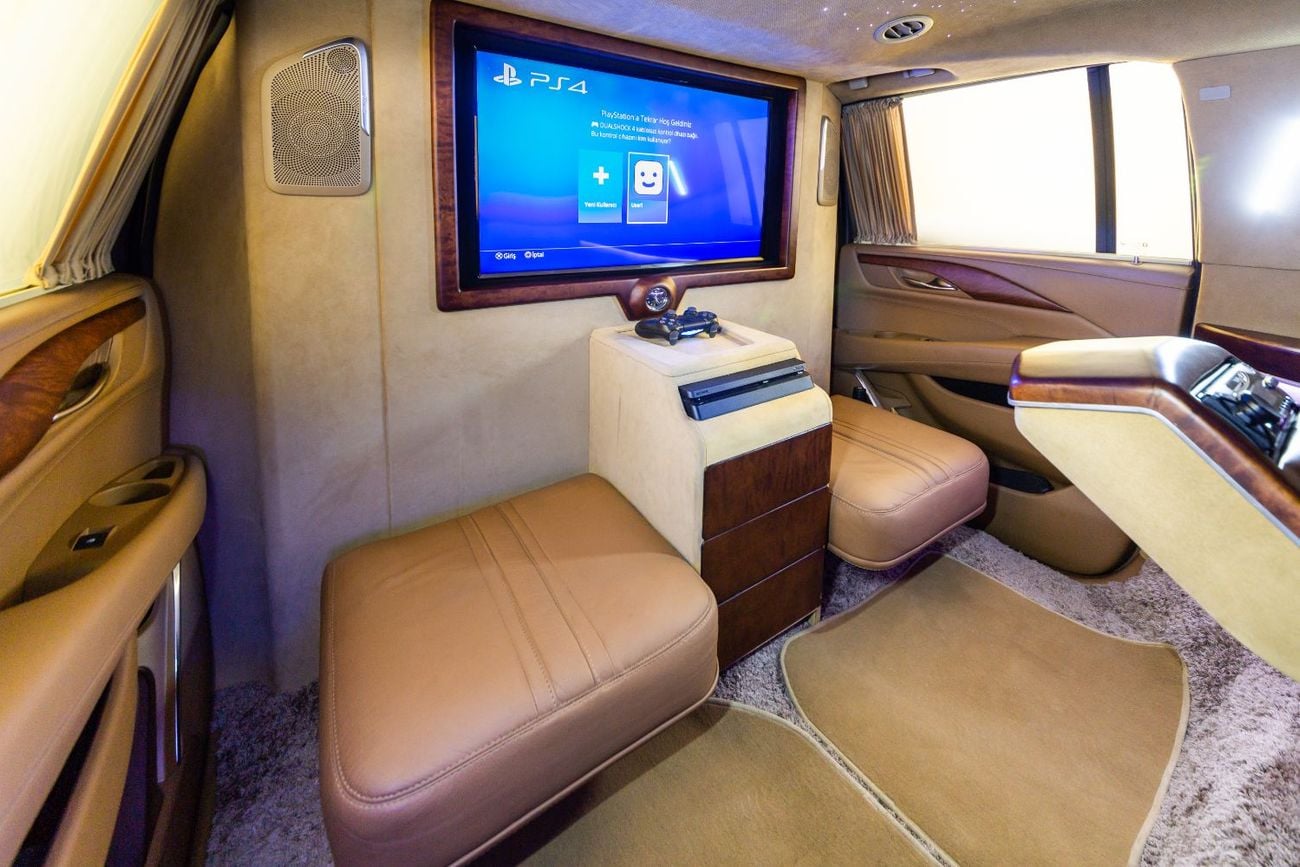 كاديلاك إسكالاد SPORT PLATINUM ERTEX LUXURY DESIGN - 35th YEAR ESCALADE EDITION