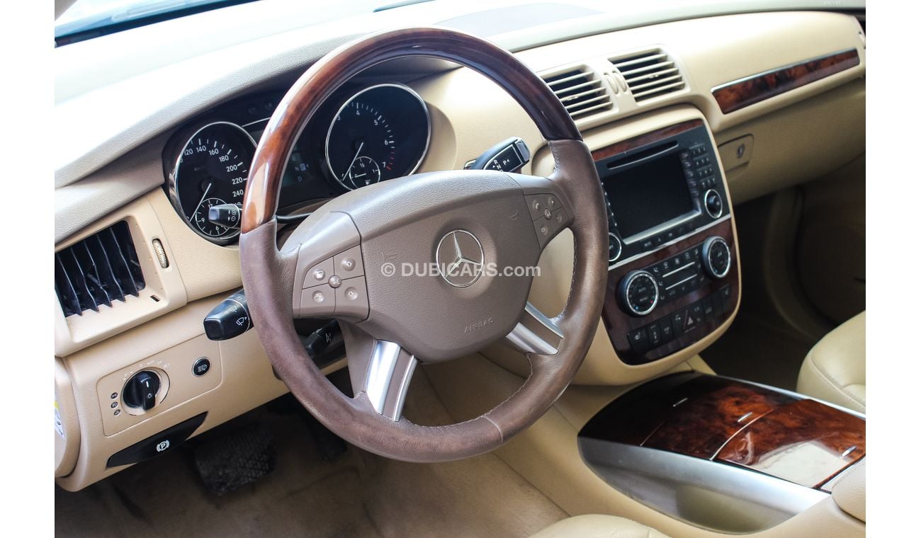 Mercedes-Benz R 500 4Matic 2008 model full options panorama roof DVD camera leather interiors  clean car from japan
