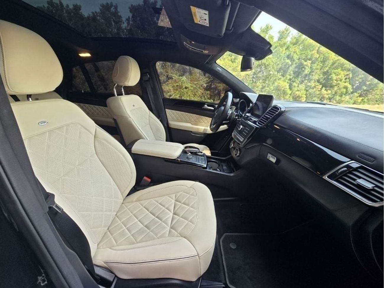 Mercedes-Benz GLE 43 AMG Coupe 3.0L GLE-43 AMG COUPE V6 BITURBO 2018 GCC //ORIGINAL PAINT //ACCIDENTS FREE