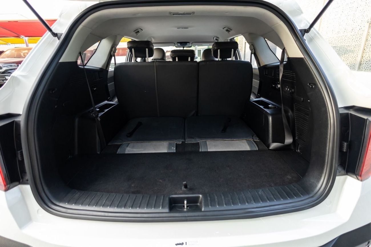 Kia Sorento 2.5L LX (RWD) Kia Sorento 2024 GCC under Agency Warranty for 1,406.00 AED monthly