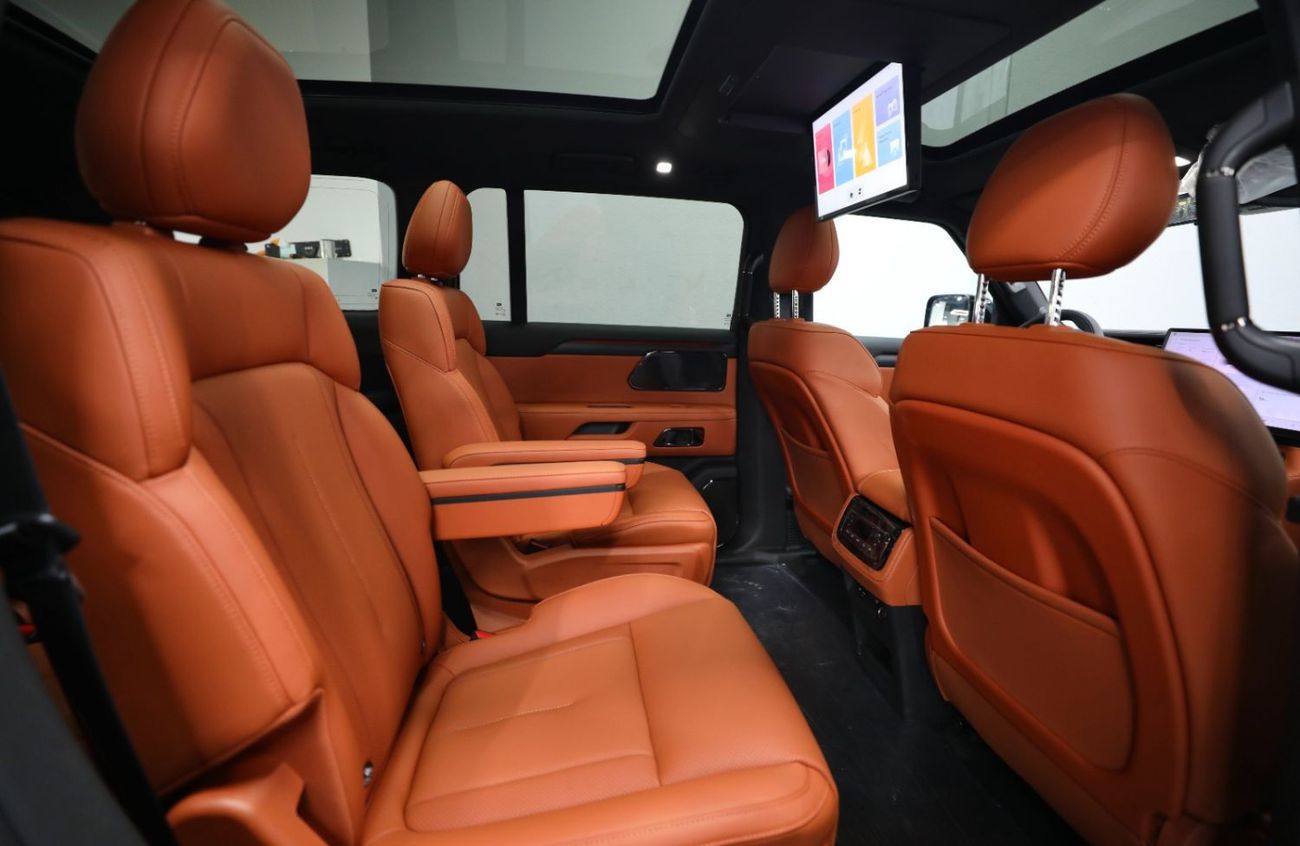 روكس 01 VIP 7 Seats | Brand New | 3,600 monthly | 5 Years Warranty | AED 4,400 monthly with 0% Downpayment |