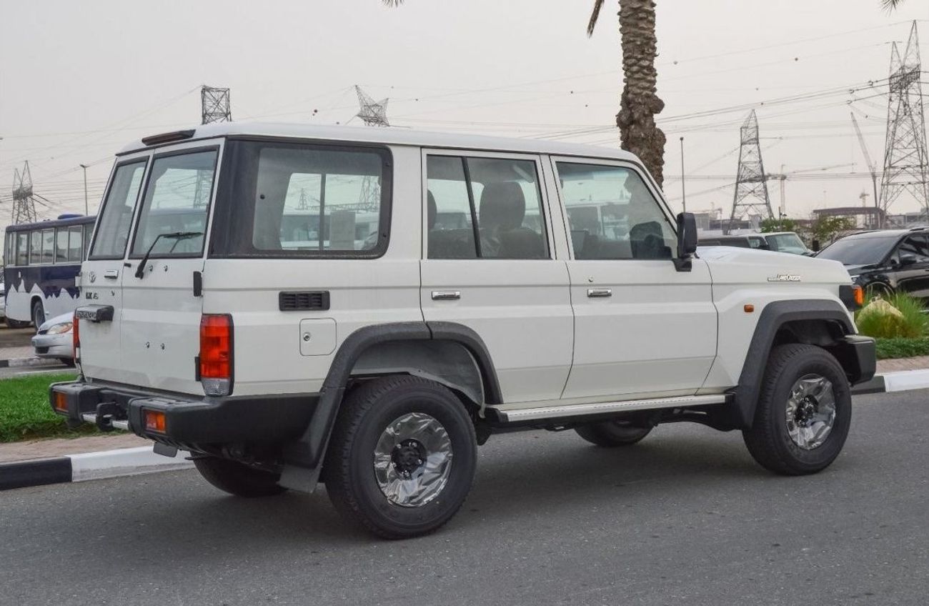 Toyota Land Cruiser TOYOTA LAND CRUISER 76 SERIES 4.0L V6 4WD 5DOOR SUV 2024 | REAR CAMERA | 10 INCH DISPLAY | D