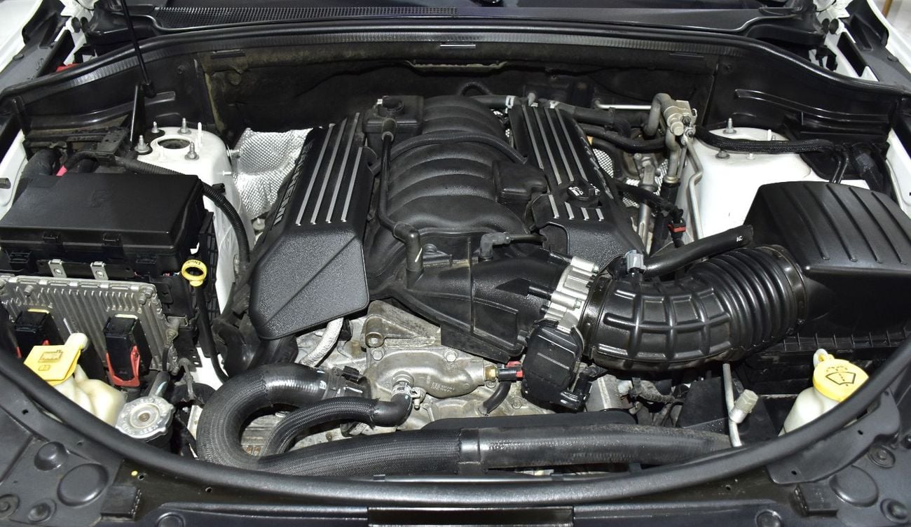 جيب جراند شيروكي EXCELLENT DEAL for our Jeep Grand Cherokee SRT ( 2020 Model ) in White Color Canadian Specs