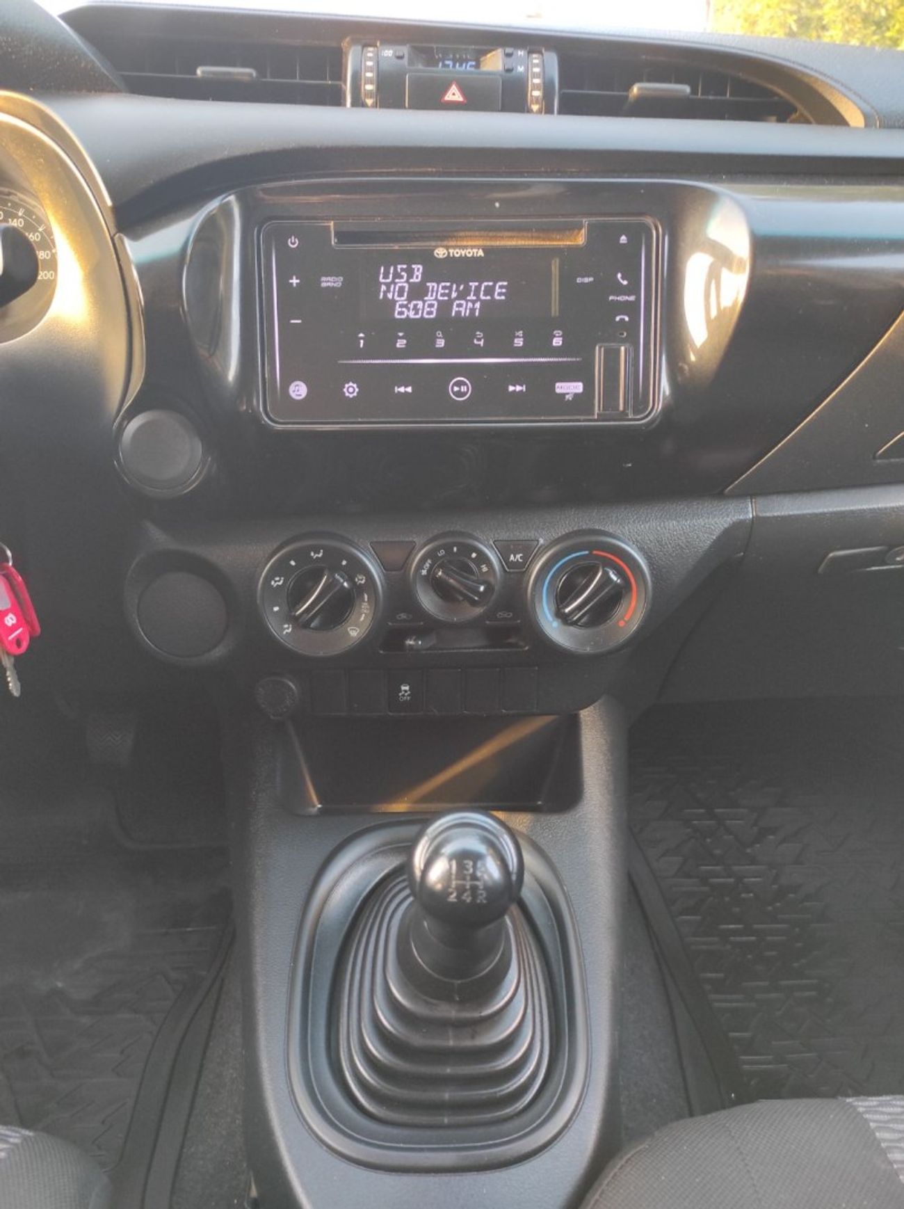 Toyota Hilux DLS 2.7L Toyota Hilux 2020 4×2 Full manual