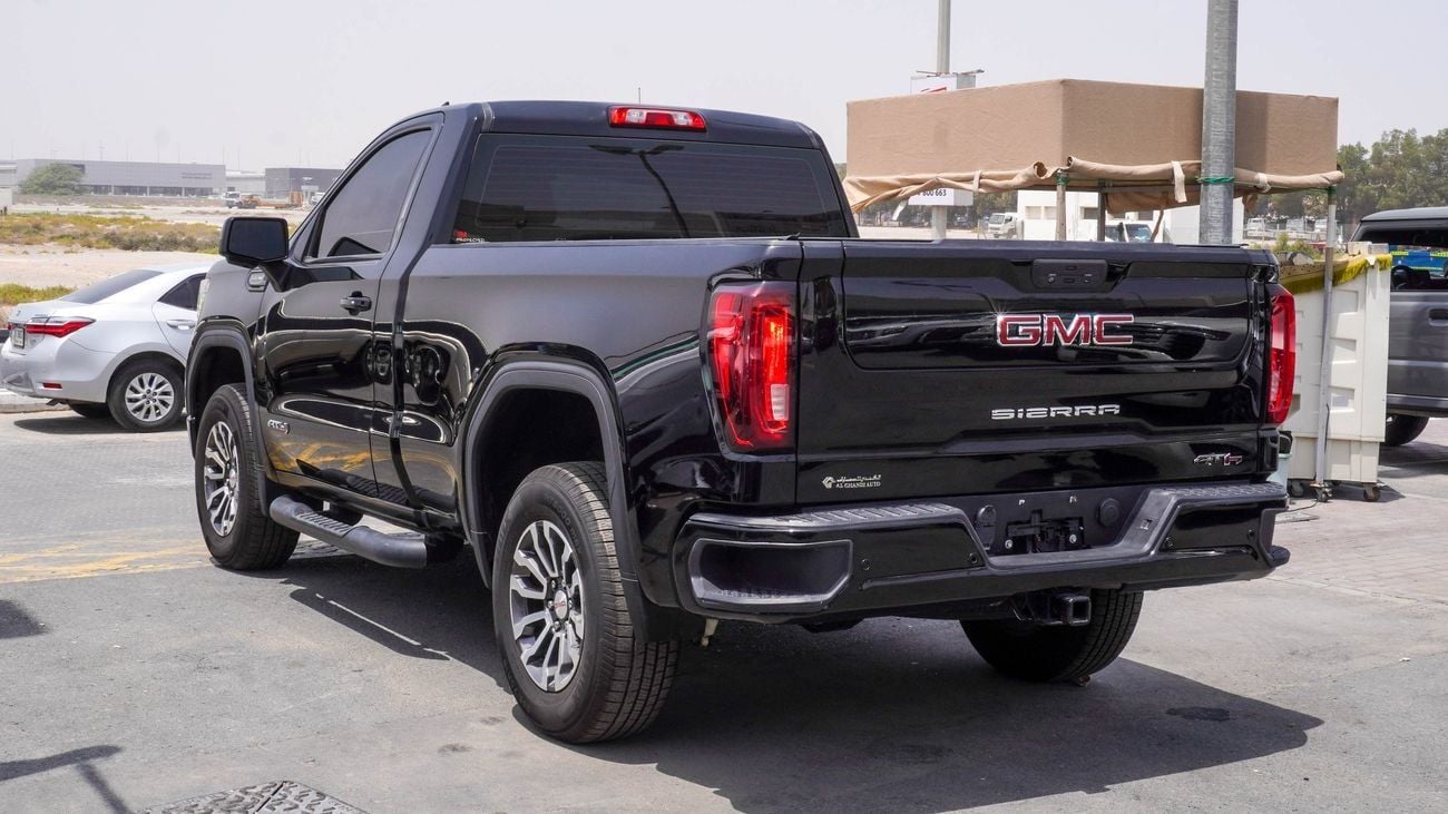 GMC Sierra At 4