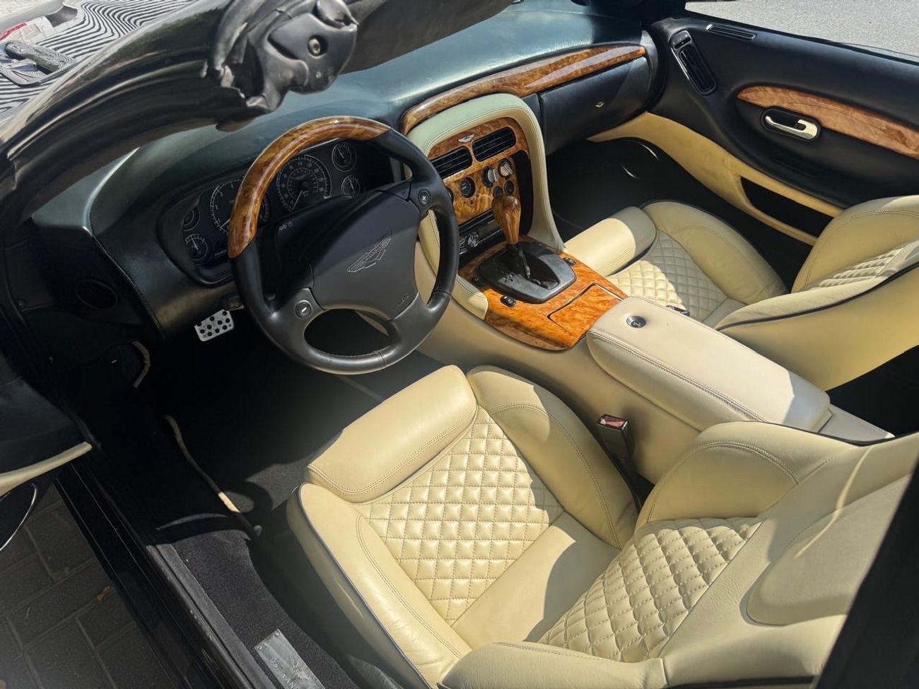 أستون مارتن DB7 Volante