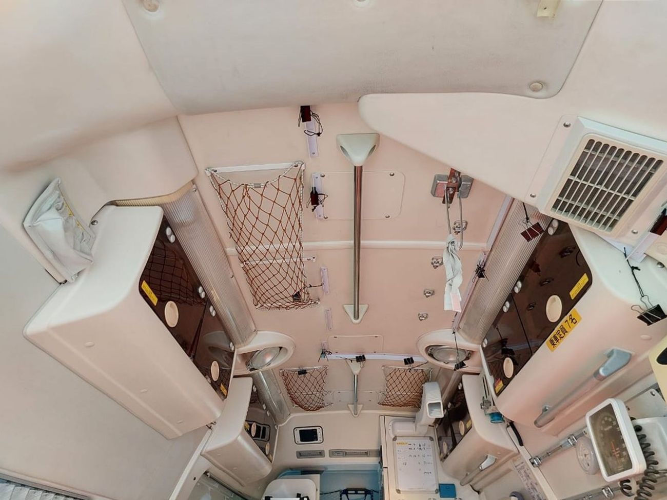 تويوتا هاياس TOYOTA HIACE VAN AMBULANCE RHD 2015 MODEL 2.7 L PETROL AUTOMATIC(PM14222)