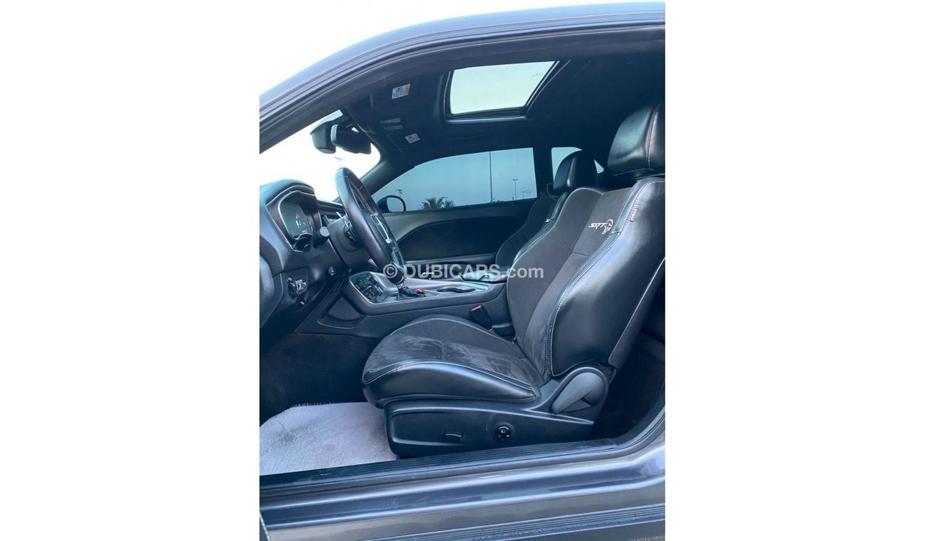 Dodge Challenger DODGE CHALLENGER SRT HELLCAT 2018 import Canada Clean title full service history perfect condition