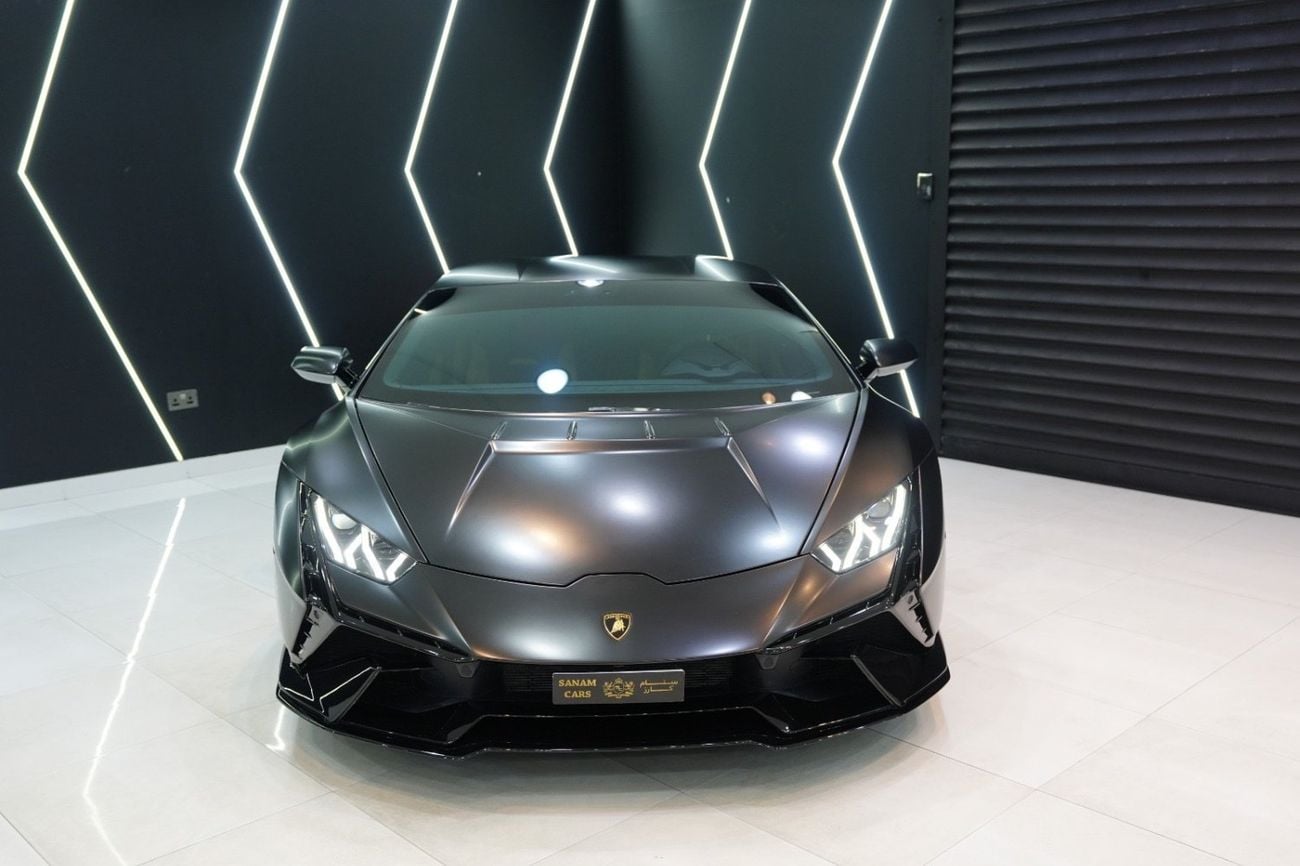 Lamborghini Huracan TECNICA LP 640-2, Carbon Interior, Lifting System, Apple CarPlay, Dealer Warr + Serv!