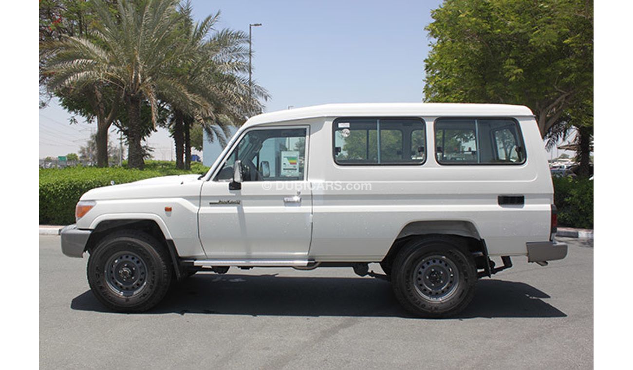 Toyota Land Cruiser Pick Up 4.5L Diesel, Hard Top, M/T MY17