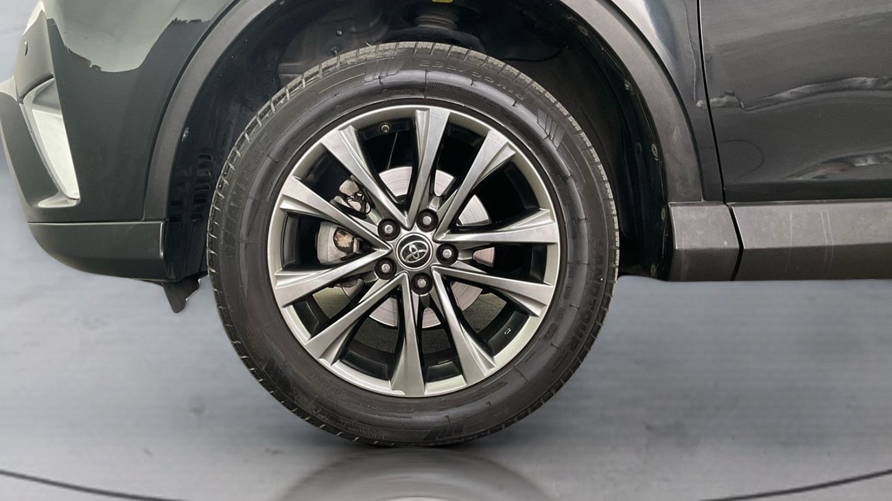 تويوتا راف ٤ 2.5 VXR 4WD NAV LHR AUTO | شامل الضمان | 0 ﺪﻔﻋﺓ ﺃﻮﻟﻯ