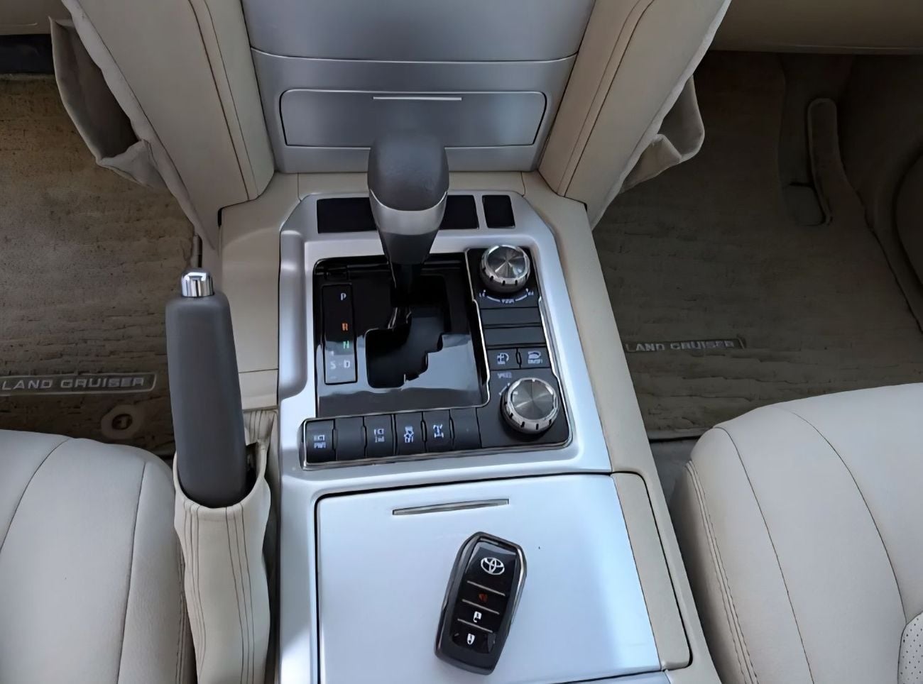 Toyota Land Cruiser GXR