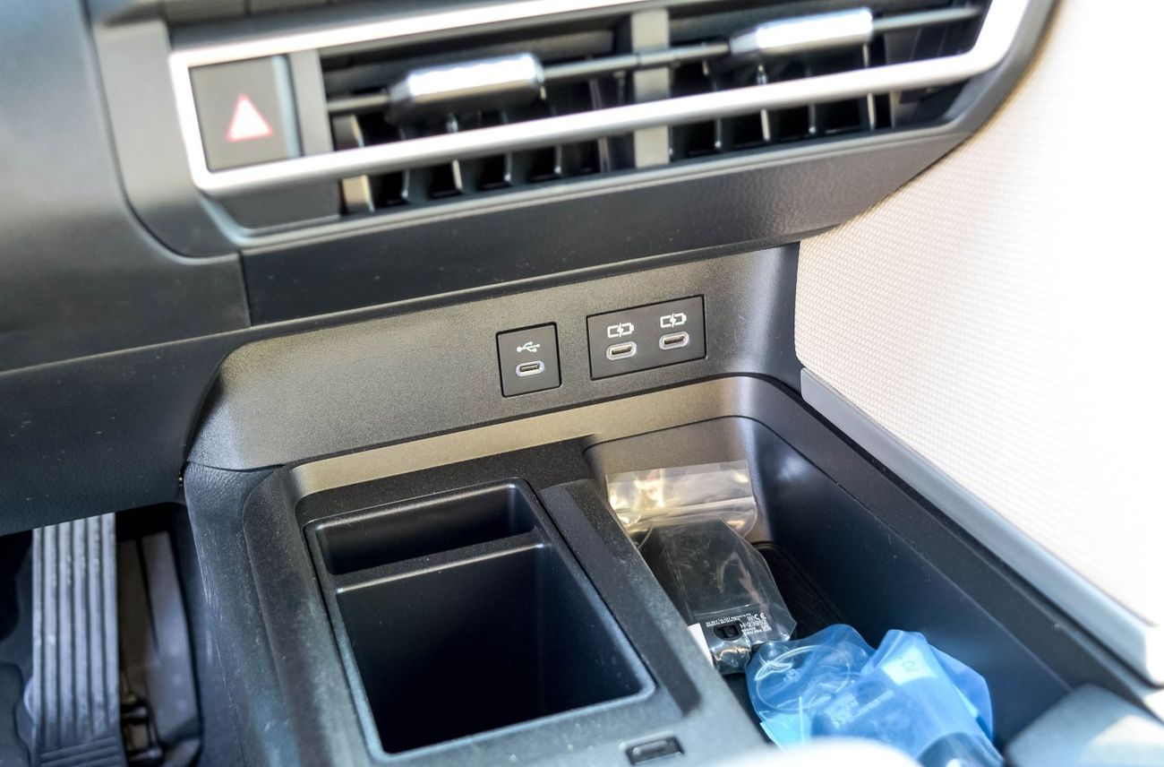 تويوتا كامري TOYOTA CAMRY 2.5L FWD PETROL SEDAN 2025