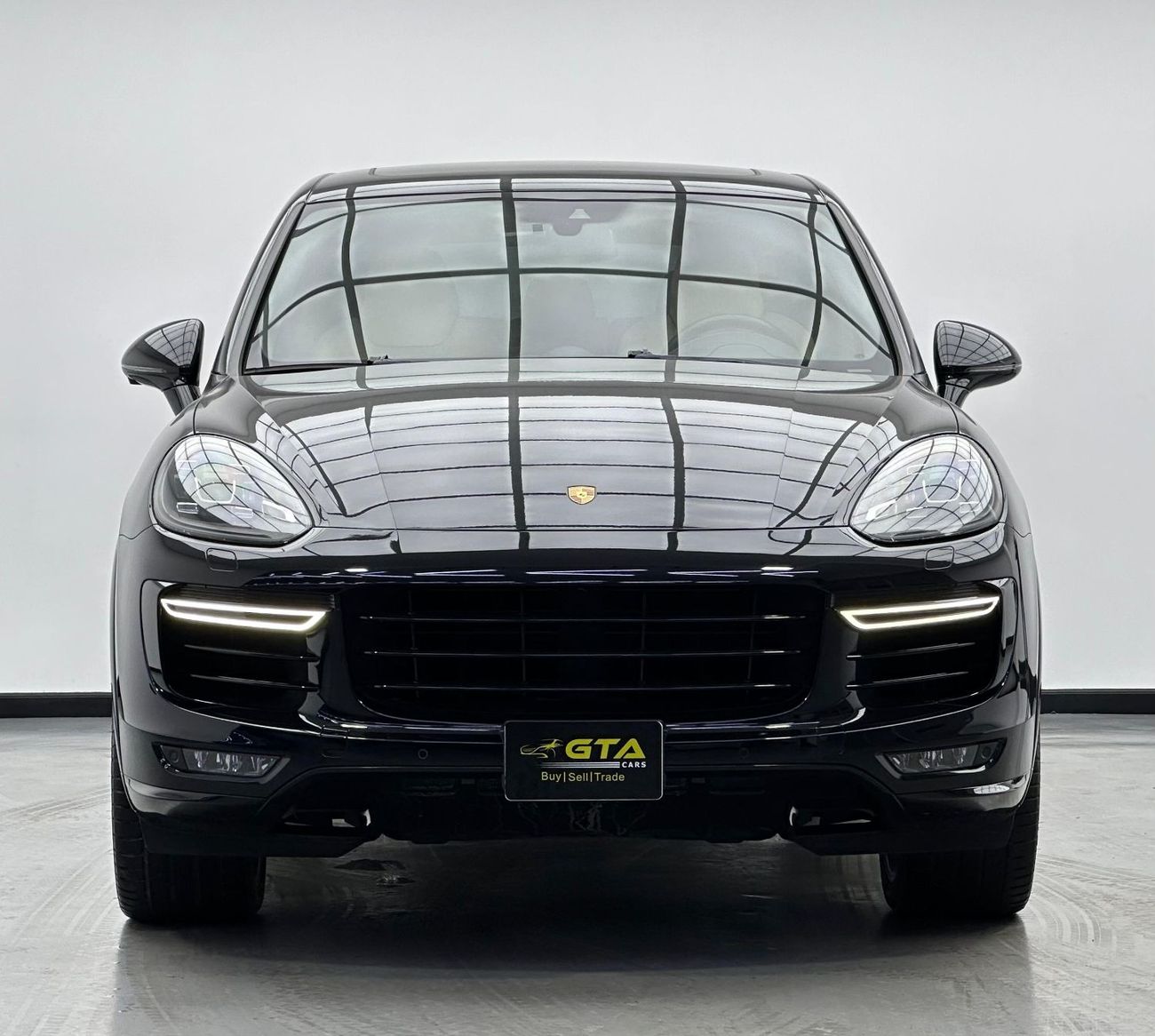 Porsche Cayenne Turbo S 4.8L (570 HP) 2016 Porsche Cayenne Turbo S, Service History, Carbon Fiber Interior, Excellen