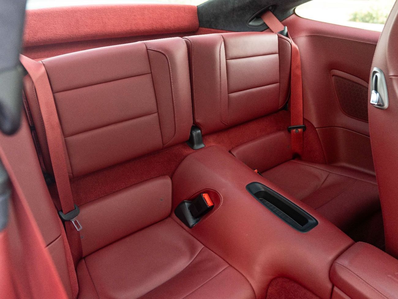 Porsche 911 Turbo S 3.8L (530 HP) Coupe