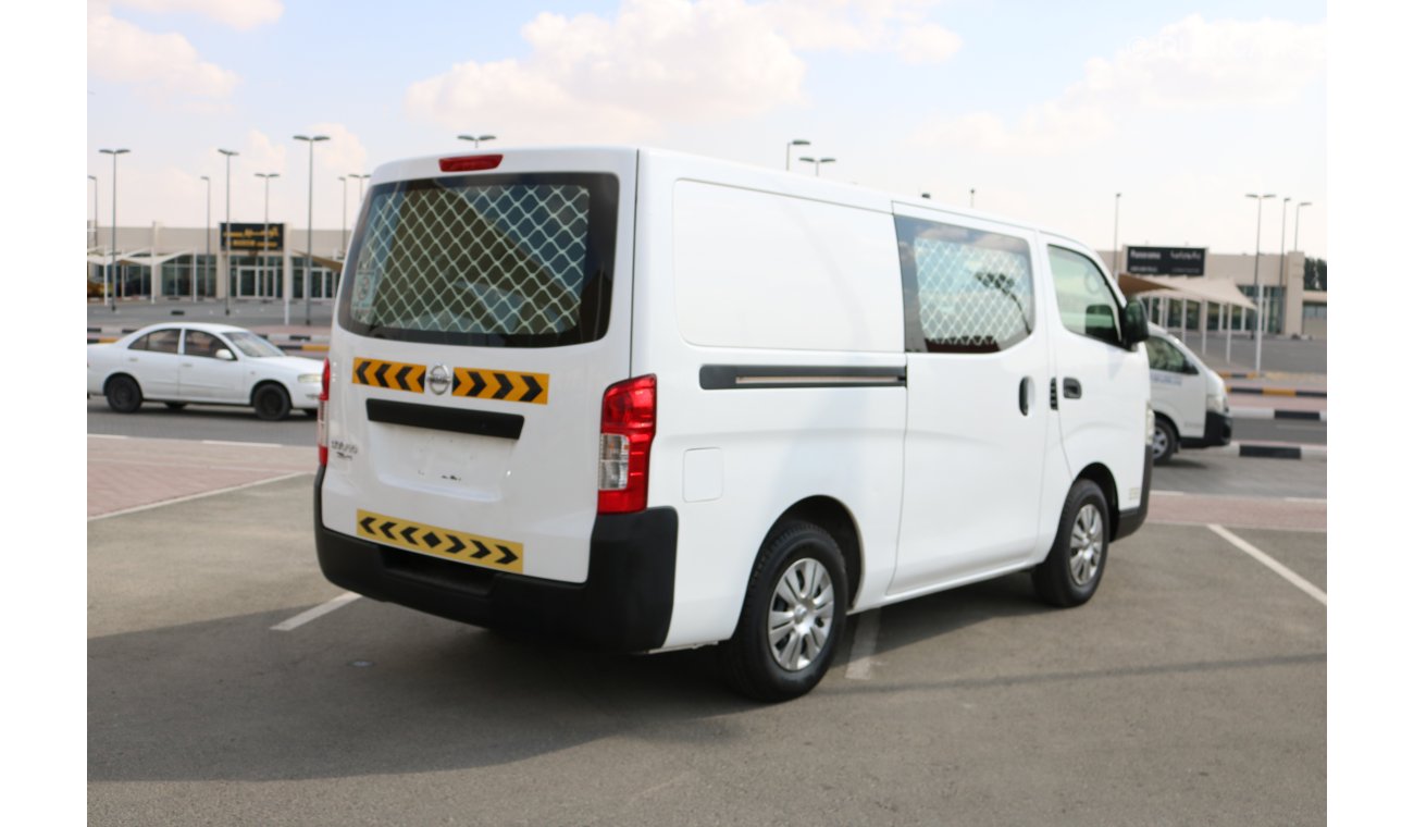 نيسان أورفان 6 SEATER PANNEL VAN