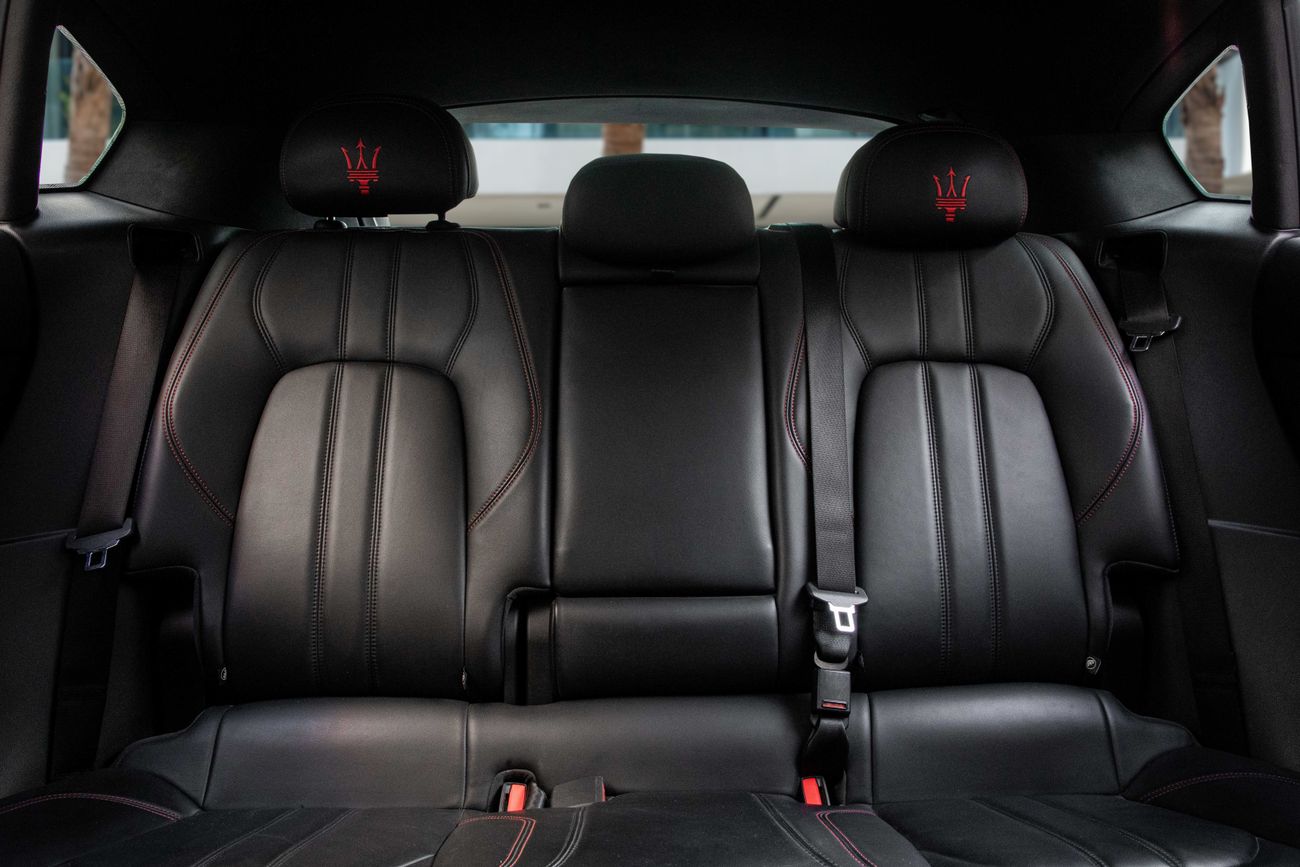 مازيراتي ليفونت GranSport S | 2,742 P.M | 0% Downpayment | One Owner!