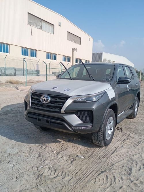 تويوتا فورتونر 2.4 DIESEL, KEYLESS ENTRY, MONITOR,CRUISE CONTROL, MODEL 2026