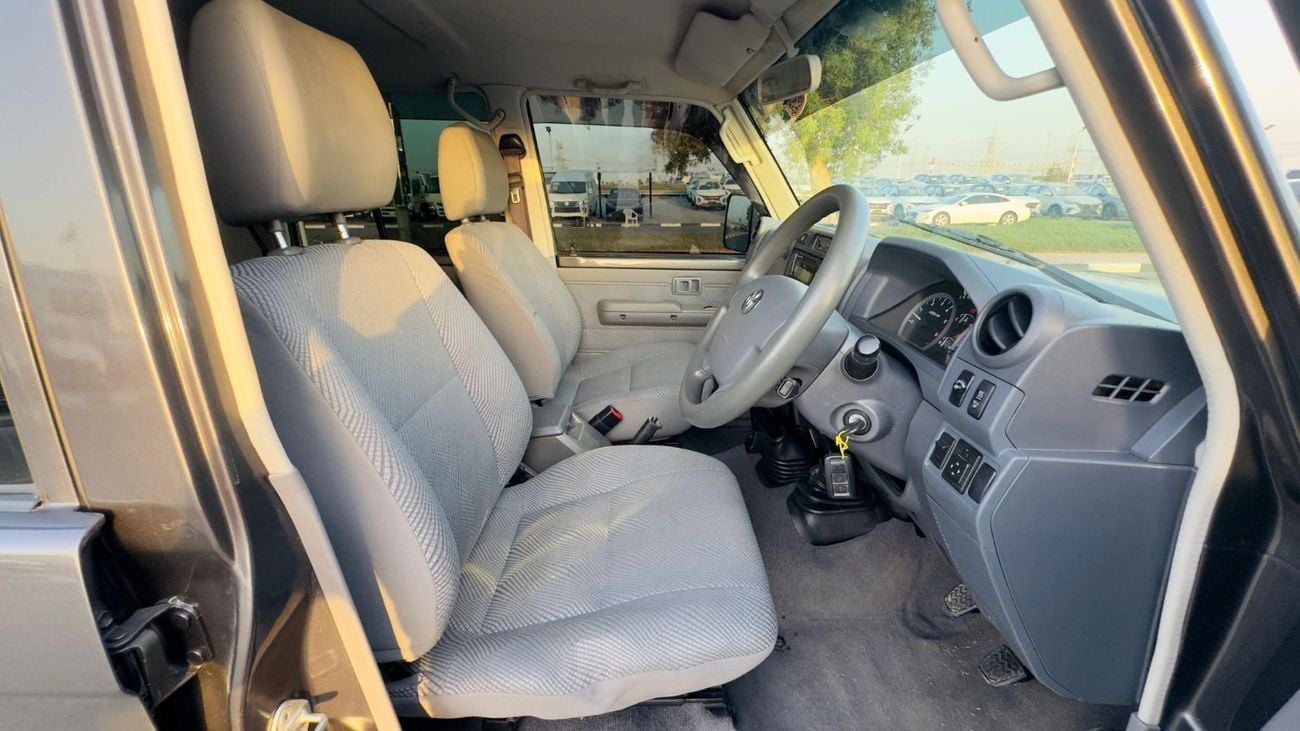 Toyota Land Cruiser 70 OFF-ROAD READY | RHD | MANUAL TRANSMISSION | 4500CC DIESEL | 2015 | BULL BAR + LED LIGHTS | ROOF RAC