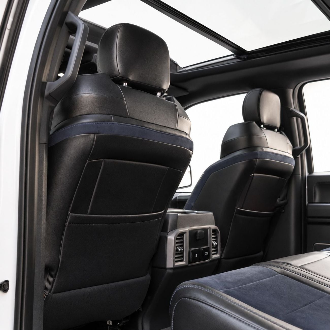 فورد F 150 RAPTOR CREW CAB LUX 3,449 درهم إماراتي شهرياً • بدون دفعة أولى • فورد F-150 رابتور كرو • ضمان لمدة عام
