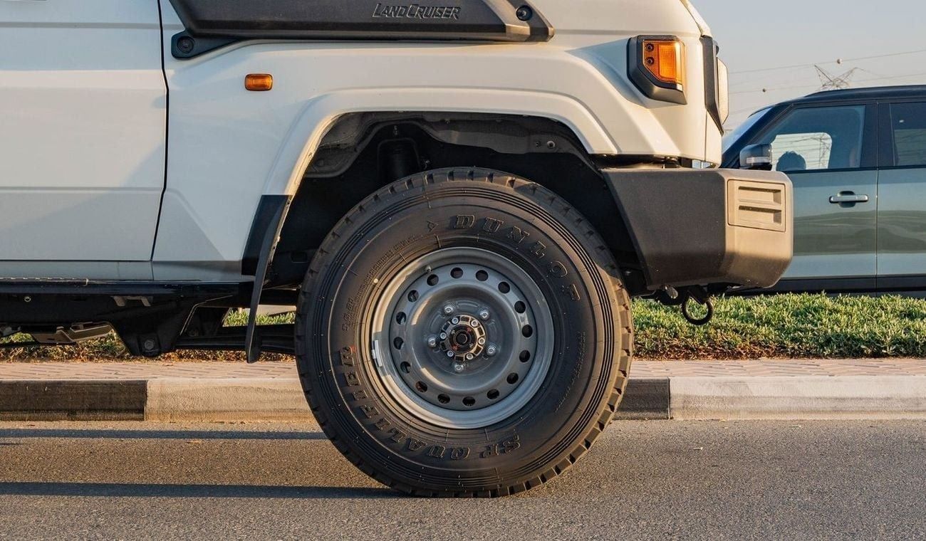 Toyota Land Cruiser 70 2025 Toyota Land Cruiser LC 78 V6 4.0L MT Petrol