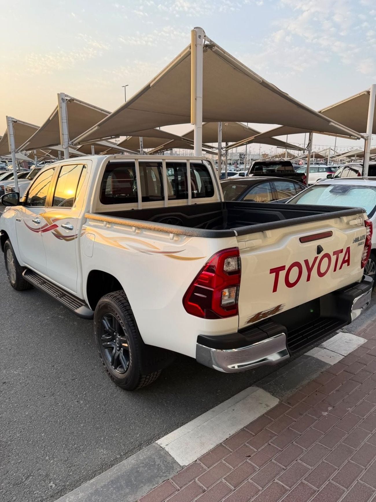 Toyota Hilux SR5 ( Gcc ) Hilux 2.7 Manual || Push start 2026