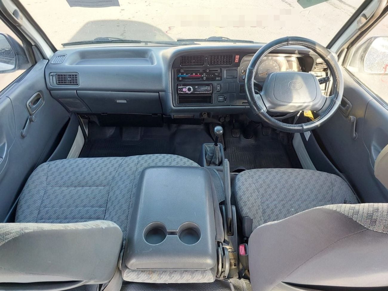 تويوتا هاياس TOYOTA HIACE VAN RHD 2004 MODEL 2.4 L PETROL MANUAL(PM13814)