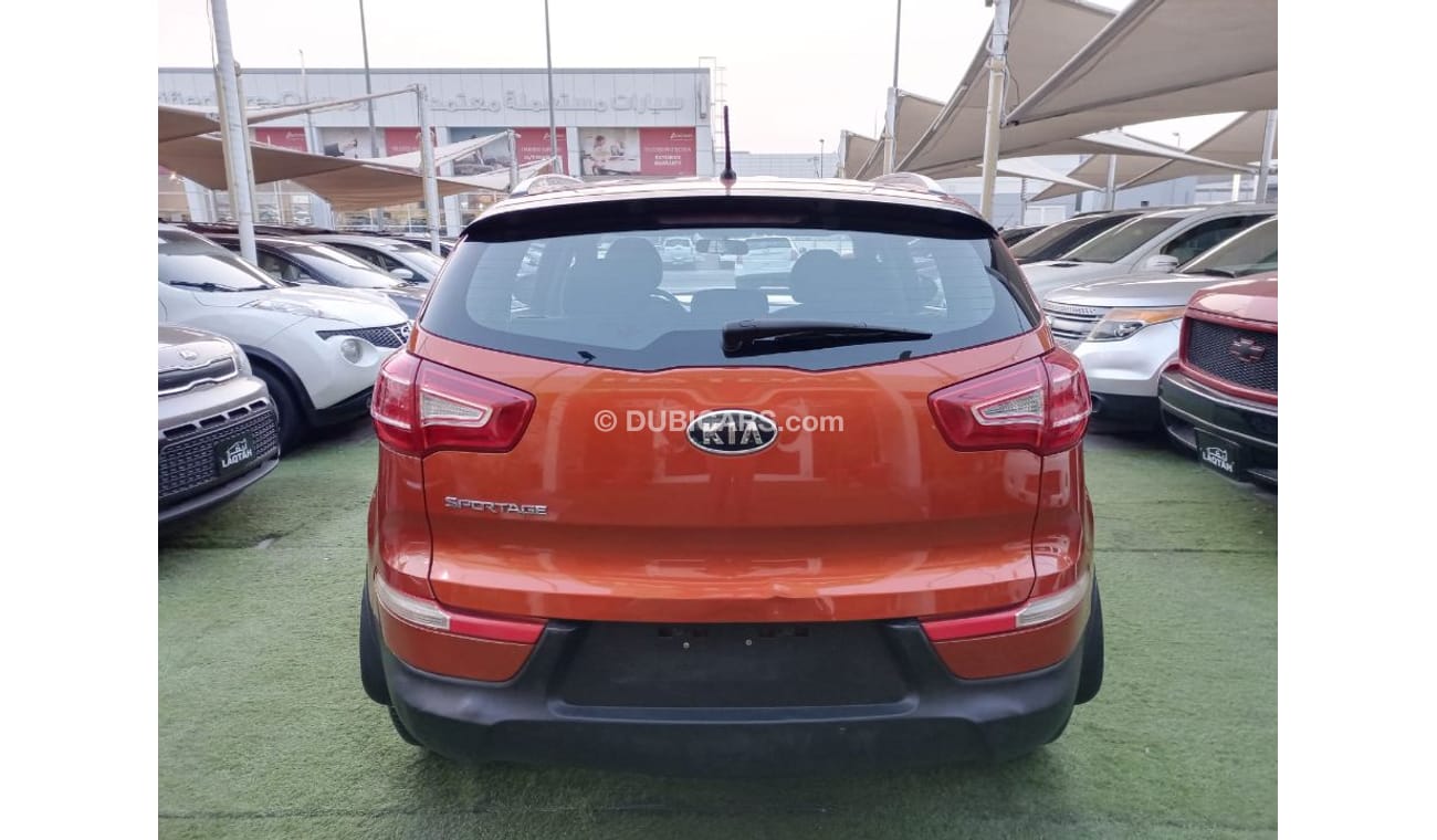 Kia Sportage 2012 Gulf model, agency paint, alloy wheels, cruise control, rear wing camera, in excellent conditio
