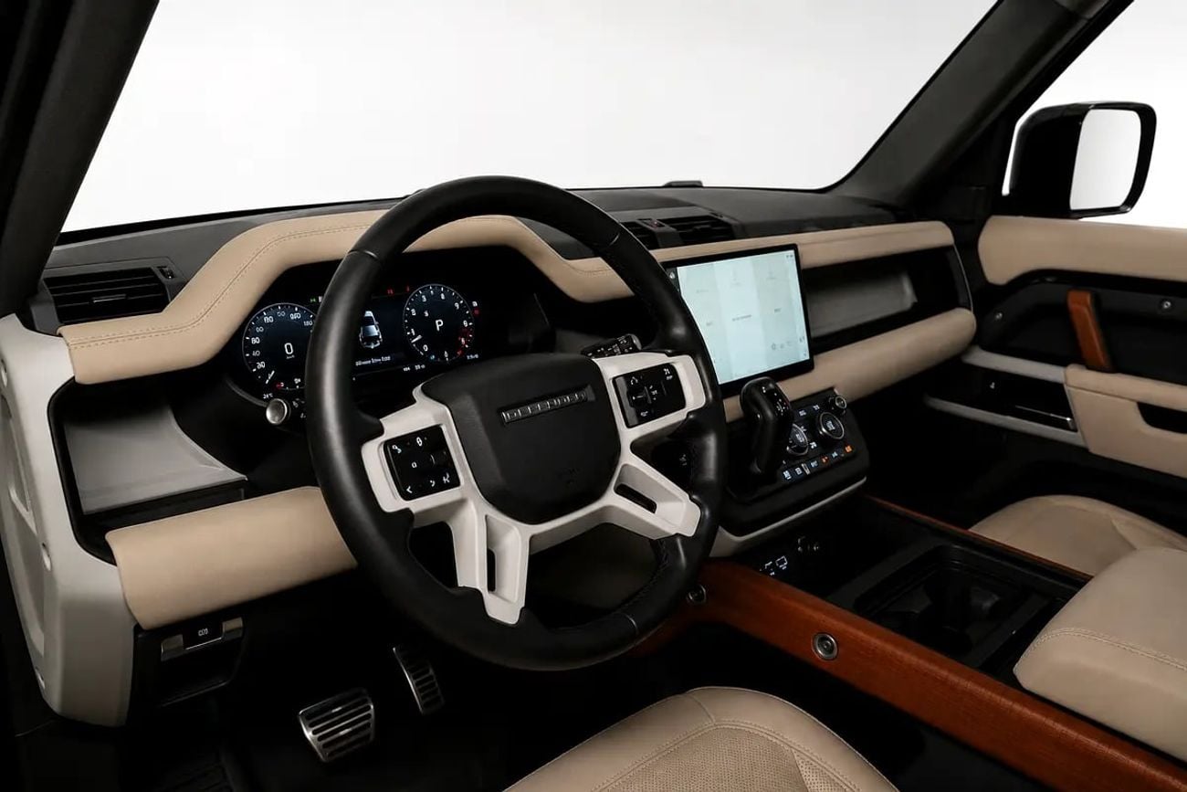 لاند روفر ديفندر 110 SE P400