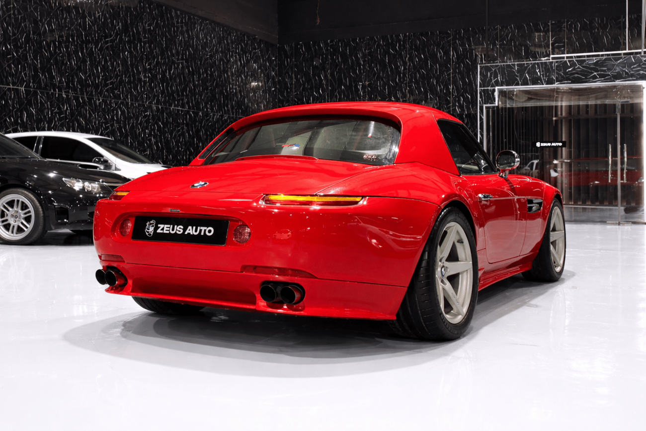 BMW Z8 4.9L,V8 ,   6 Speed Manual