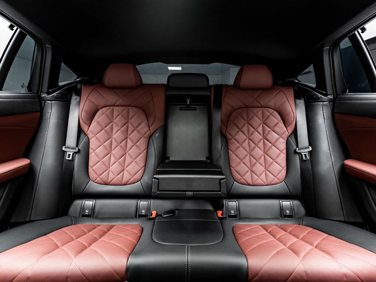 BMW X6 40i M Sport 3.0L 2023 BMW X6 xDrive40i, 2028 BMW Warranty + Service Contract, Low KMs, GCC