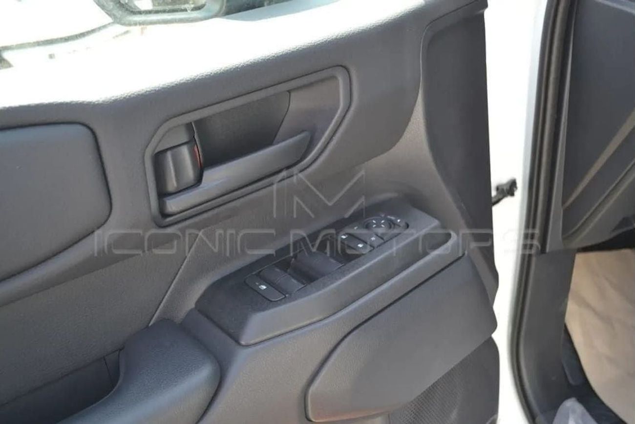 Toyota Prado 2.8L Diesel, LOW OPTION