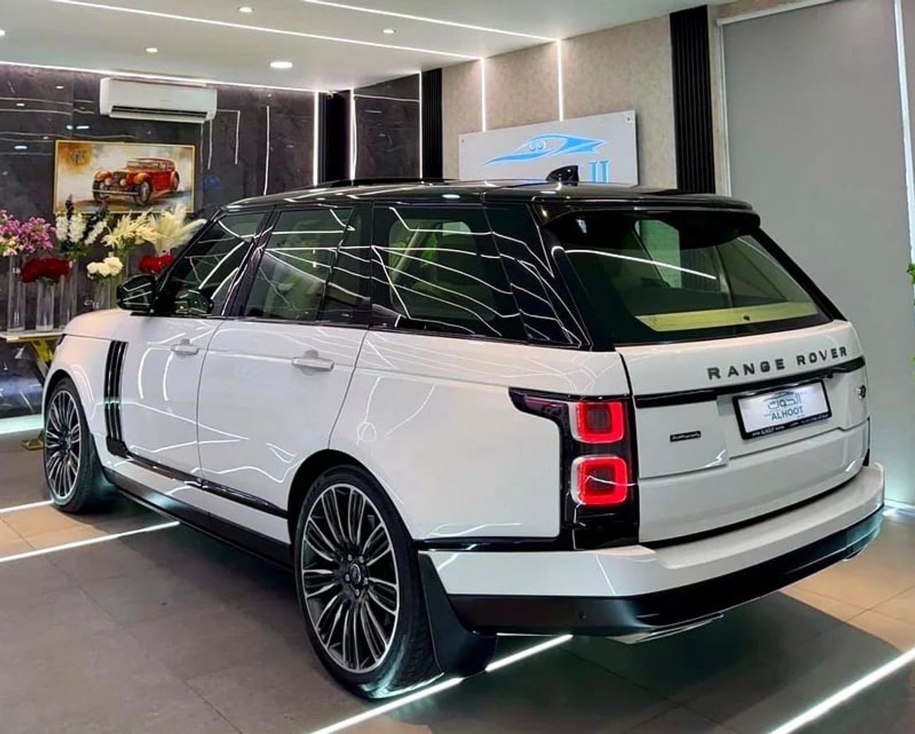 Land Rover Range Rover AUTOBIOGRAPHY KIT RR VOGUE SUPERCHARGED || GCC || FULLY LOADED || SCREENS