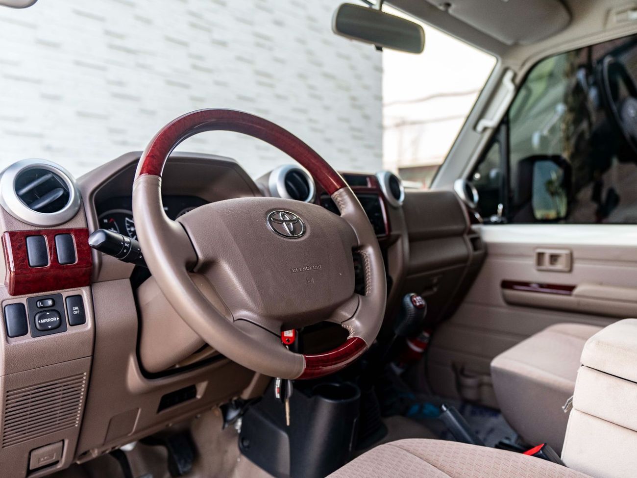 Toyota Land Cruiser 70 LC 70 Series 2DR (Manual)