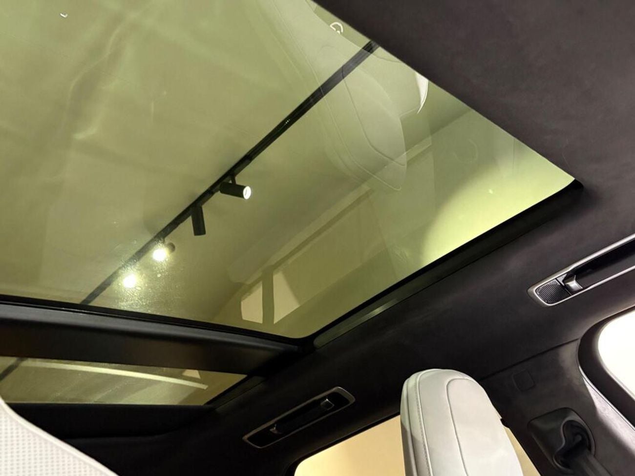 لاند روفر رينج روفر سبورت 4.4 P635 V8 MHEV SV Auto 4WD Euro 6 (s/s) 5dr (EXPORT ONLY) Right Hand Drive