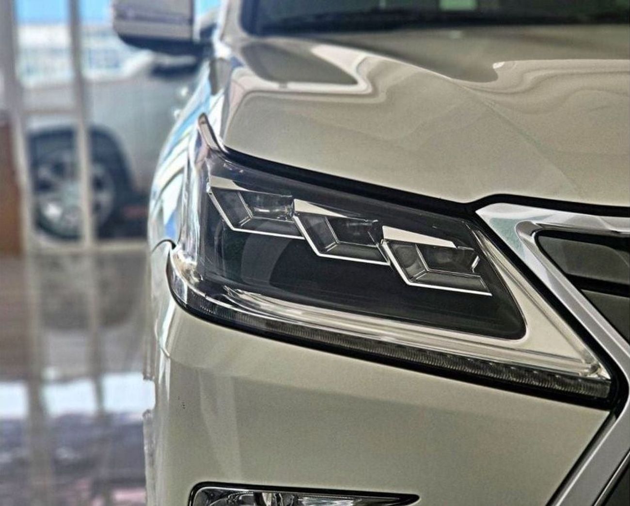 Toyota Land Cruiser GXR  V8 5.7L-8CYL UPGRADED TO LEXUS EXCELLENT CONDITION