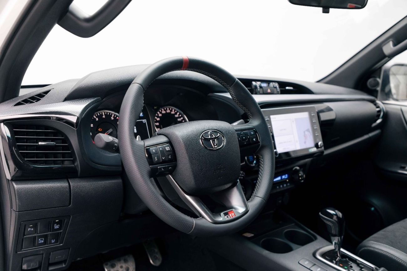 Toyota Hilux 4.0L - White Pearl + Black Me inside GR-S White | Export Only